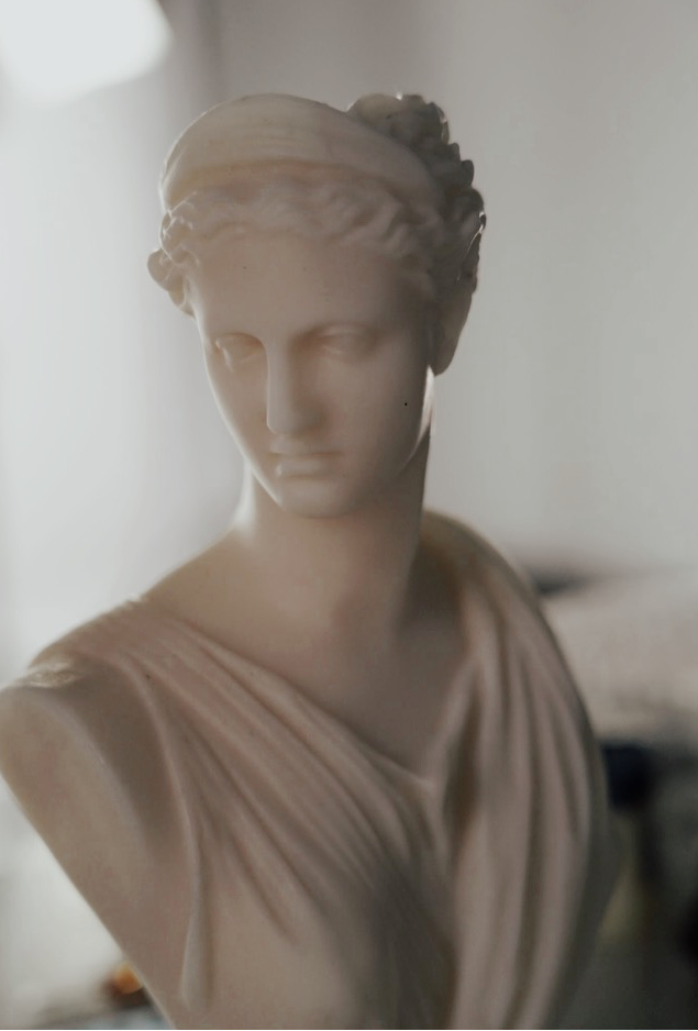 Artemis Bust Candle