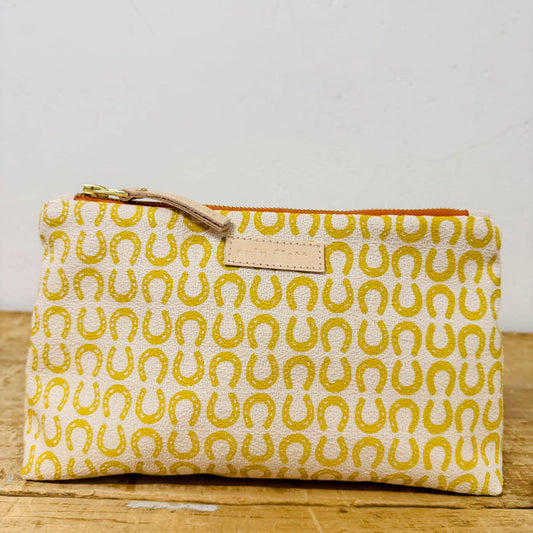 Laura Pouch – Horse Shoe