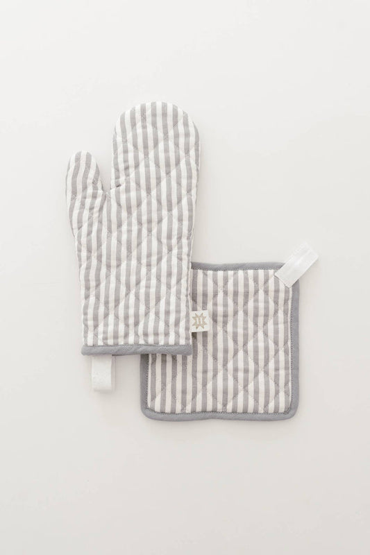 Oven Mitt + Potholder - Quilted Linen Set in Light Blue